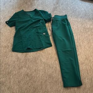 Petite Green Scrub Set NEW never worn